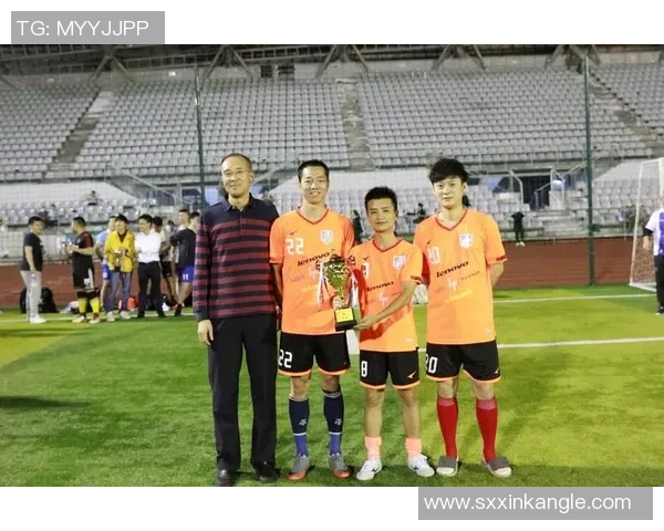 赛后分析：上海足球队与成都足球队的团队协作表现及其影响因素探讨